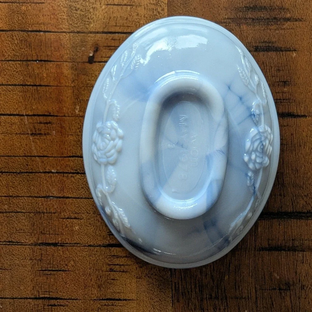 Vtg Avon May 1978 White Blue‎ Swirl Slag Glass Rose Floral Soap Trinket Dish